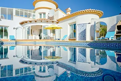 Image de Magnifique maison de vacances privée avec Wifi, piscine privée, climatisation, Tv, patio, parking