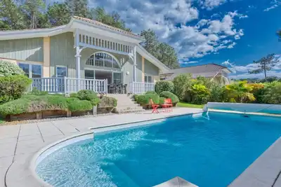 Image de Joli appartement pour 6 personnes avec Wifi, piscine privée, Tv, terrasse et parking