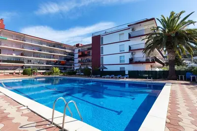 Image de Bel appartement pour 4 personnes avec piscine, Wifi, Tv, balcon, vue panoramique et parking