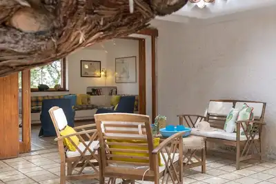 Image de Merveilleuse maison de vacances privée pour 6 personnes avec climatisation, Tv, patio et parking