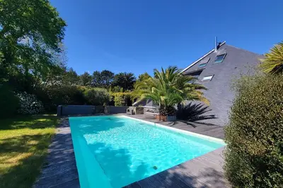 Image de Maison de vacances privée avec bain à remous, piscine privée, Wifi, Tv, terrasse, parking