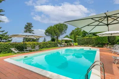 Image de Bel appartement dans une maison de vacances avec Wifi, climatisation, piscine, Tv et vue panoramique