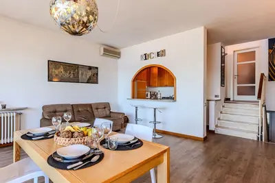 Image de Joli appartement pour 4 personnes avec Wifi, climatisation, Tv, terrasse et parking