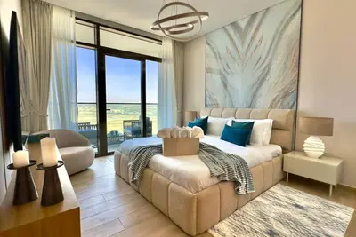 Image de 2br Luxe High-Level Creek View in Palace Residence