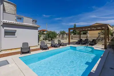 Image de Maison de vacances privée avec Wifi, climatisation, piscine privée, Tv, terrasse, animaux admis