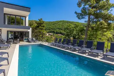Image de Maison de vacances privée avec piscine privée, bain à remous, climatisation, Wifi, Tv, terrasse