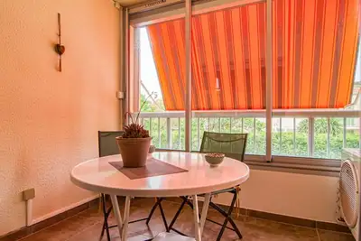 Image de Agréable appartement pour 3 personnes avec climatisation, Tv, terrasse, animaux admis et parking