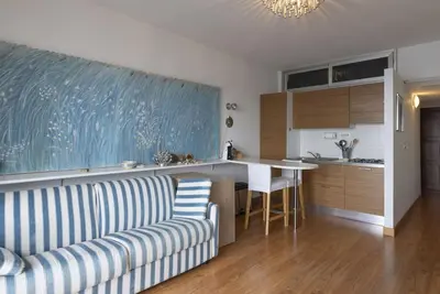 Image de Joli appartement pour 5 personnes avec climatisation, Wifi, terrasse, animaux admis et parking
