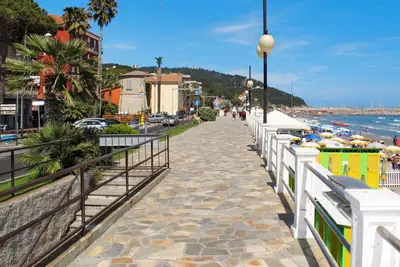 Image de Confortable appartement pour 4 personnes avec climatisation, Wifi, terrasse et parking