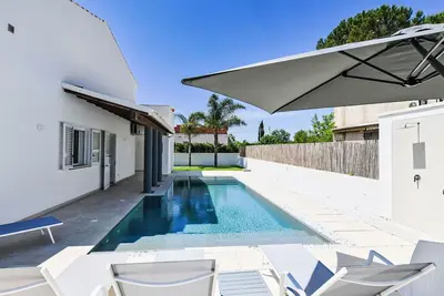 Image de Confortable appartement avec climatisation, Wifi, piscine privée, Tv, terrasse et parking