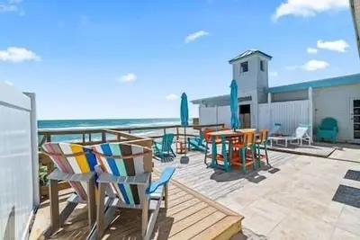 Image de Seagrape Beachfront Cottage - Direct waterfront, Family and Pet Friendly