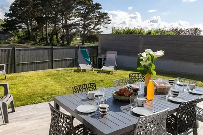 Image de Belle maison de vacances privée pour 8 personnes avec piscine privée, Wifi, terrasse et parking