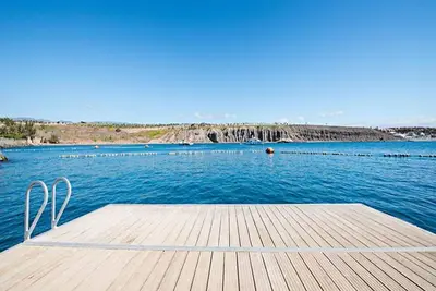 Image de Confortable appartement pour 4 personnes avec piscine, climatisation, Wifi, Tv et patio