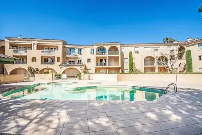 Image de Bel appartement pour 4 personnes avec climatisation, Wifi, piscine, Tv, balcon et parking