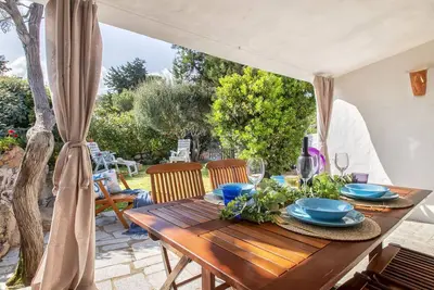 Image de Appartement dans une maison de vacances avec Wifi, climatisation, Tv, patio, animaux admis, parking