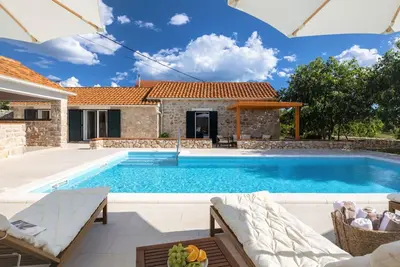 Image de Magnifique maison de vacances privée avec Wifi, piscine privée, climatisation, Tv et terrasse