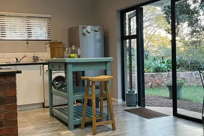 Image de Tranquil cottage in charming Everton