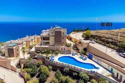 Image de Agréable appartement pour 6 personnes avec Wifi, climatisation, piscine, terrasse et animaux admis