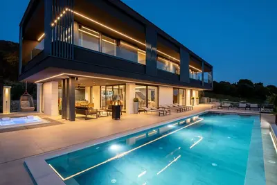 Image de Maison de vacances privée avec bain à remous, climatisation, Wifi, piscine privée, Tv, terrasse