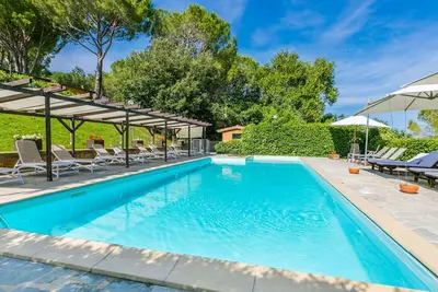 Image de Joli appartement pour 6 personnes avec Wifi, piscine, Tv, patio, animaux admis et parking