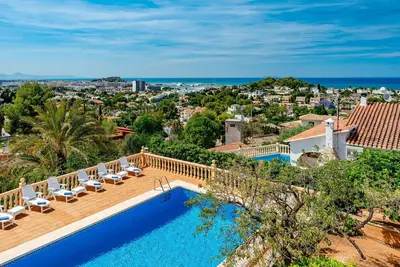 Image de Belle maison de vacances privée avec climatisation, Wifi, piscine privée, Tv, patio et parking