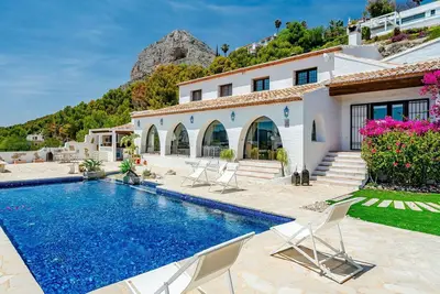 Image de Magnifique maison de vacances privée avec climatisation, Wifi, piscine privée, Tv, patio, parking