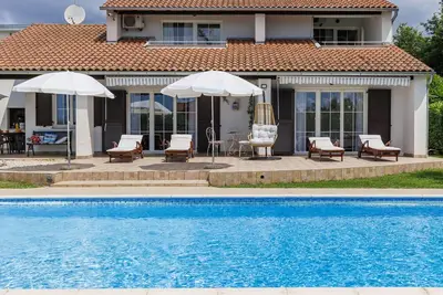 Image de Belle maison de vacances privée avec climatisation, piscine privée, Wifi, Tv, terrasse et parking