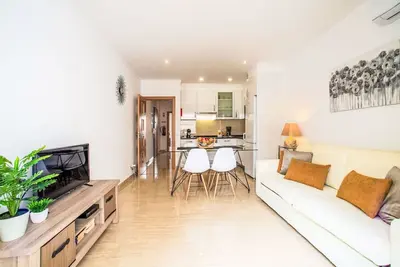 Image de Joli appartement pour 3 personnes avec climatisation, Wifi, Tv, balcon et parking