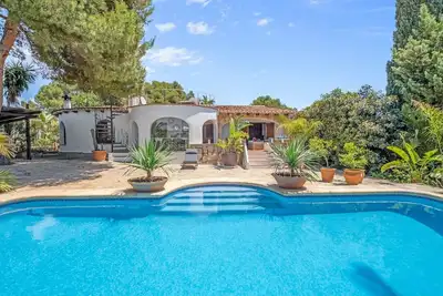 Belle maison de vacances privée avec piscine privée, Wifi, climatisation, Tv, patio et parking