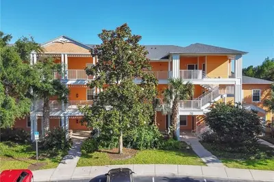 Image de Relaxed lakeside condo 13 miles from Walt Disney World®