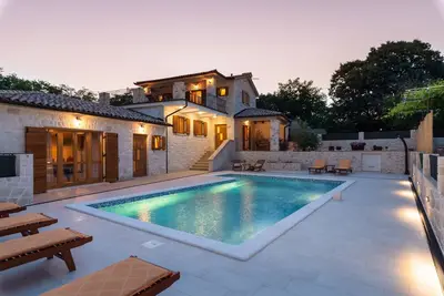 Image de Villa Histra for 7 people in Central Istria - stone house with private pool & playground