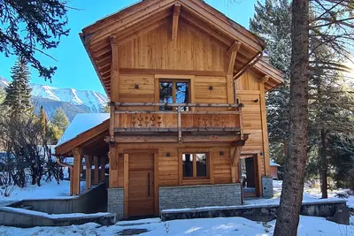 Image de Loue Chalet Eterlou Neuf 130m² - 5 Chambres - 10 Couchages à Serre Chevalier