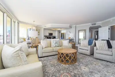 Image de 3 Br beachfront condo w/ beautiful views! 🏖️☀️