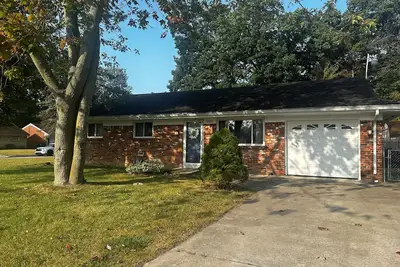 Image de 3-bdrm home in Toledo with Ac, & WiFi. Enjoy a cozy stay near shopping & dining