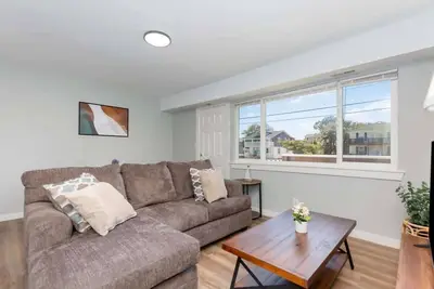 Image de Steps to the Beach, Coastal Comfort Suite