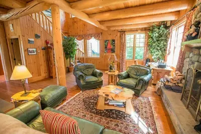 Image de Spacious private home with private hot tub