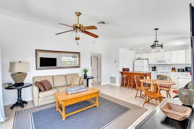 Image de 3-Minutes to Beach! Whole Duplex, Experience Anna Maria Island Paradise!