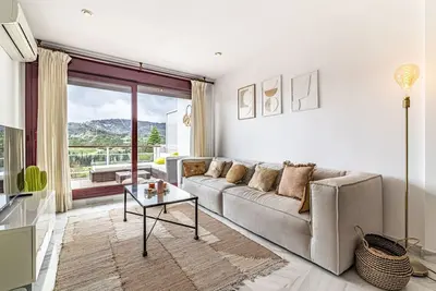 Image de Appartement Charmant avec Gym, Jacuzzi et Balcon