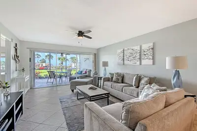 Image de Siesta Key 2 Bed 2 Bath Gem Steps to the Sand and Surf