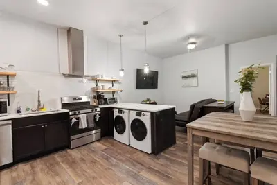 Image de Comfy & Modern Walkable Single Level 2 bed Home