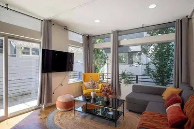 Image de Elegant 3br Home by Uw w/ Ac – Trendy & Spacious