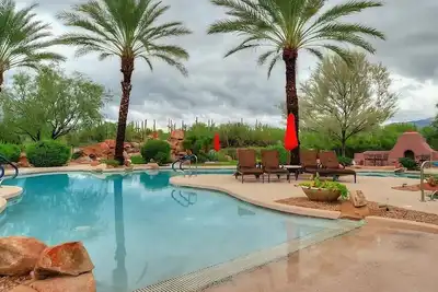 Image de Comfort and Relaxation! Swimming Pool, Full Kitchen, Free Parking!
