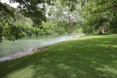 Image de Kipp Cottage - Private Guadalupe Riverfront - 2 Cottages - Sleeps 9