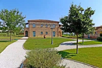 Vacation House La Fiorita - Apartment with Pool View