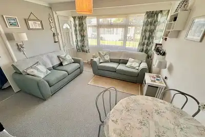 Image de Cosy chalet on Sunbeach Holiday park, Norfolk coast- family and pet friendly