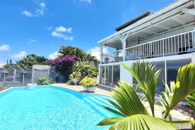Villa constellation piscine, vue Mer et plage de Petit Havre à pied