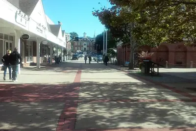 Image de Newport waterfront resort, amenities+, walk to shopping, sailing, restaurants!