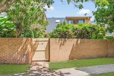 Image de Coastal Comfort in Burleigh Heads Parking and Wifi