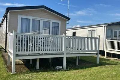 Image de Caravan with large decking at Coopers Beach Holiday Park ref 49012sv
