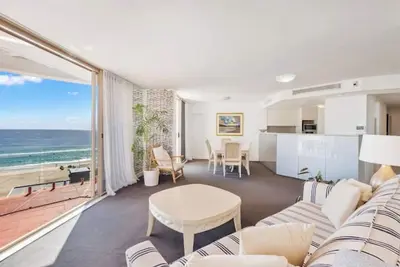 Image de Stunning 2br Penthouse with Kirra Beach Views
